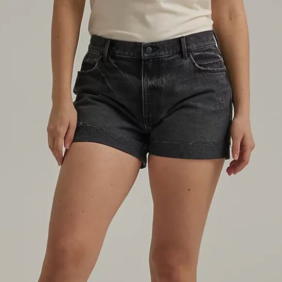 NWT Wrangler Women's Destructed Denim Loose Roll Short Moonlight - Picture 2 of 10